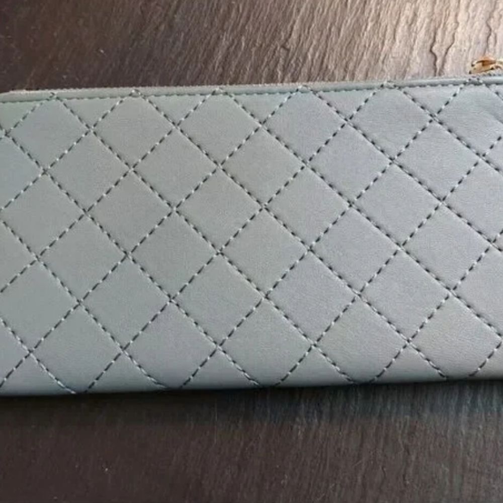 NWT BADGLEY MISCHKA Quilted Long Card Wallet Grey - Picture 2 of 6